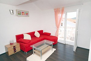 Apartmány s parkovištěm Vinišće, Trogir