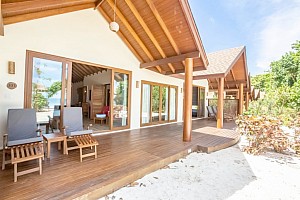 Reethi Faru Resort ****