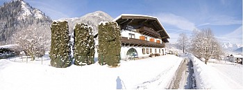 Lyžování autobusem se snídaní Kaprun - Zell am See / Saalbach - Hinterglemm - penzion Christa a jeho depandance